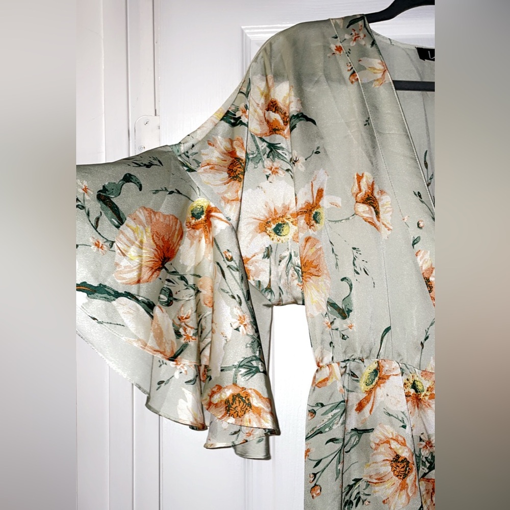 Lulu’s Give Me Love Sage Green Wrap Dress with Bell Sleeves XS - Picture 6 of 9